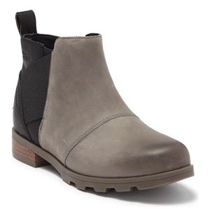 Women's Emelie Lug Sole Chelsea Booties quarry